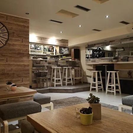 麦迪逊酒店 3*